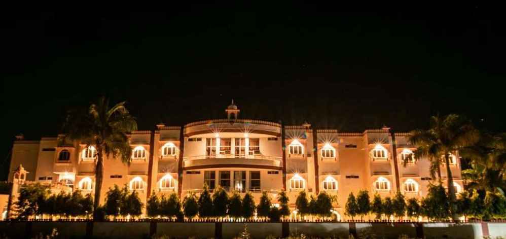 Siddhi Vinayak Hotel Exterior