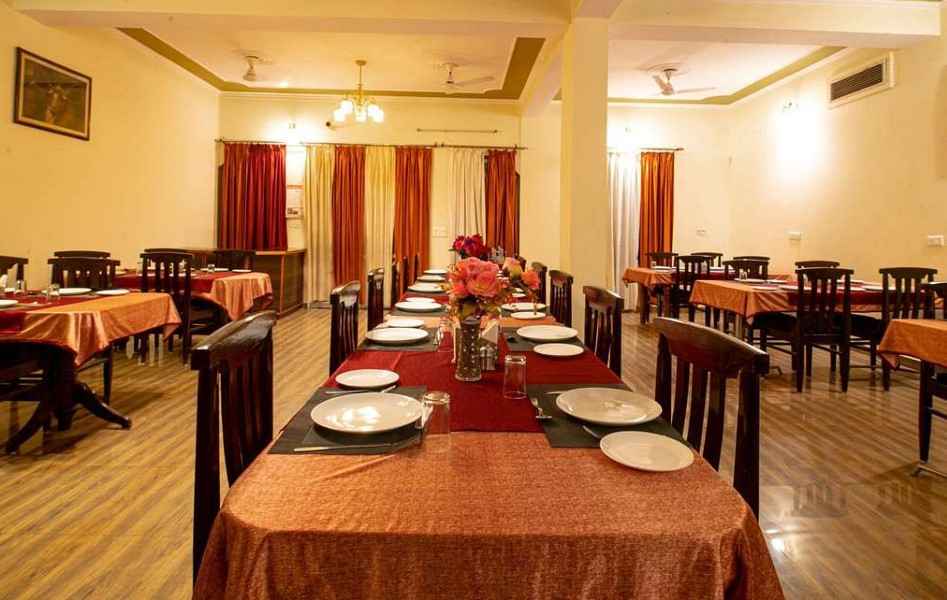 Siddhi Vinayak Hotel Room