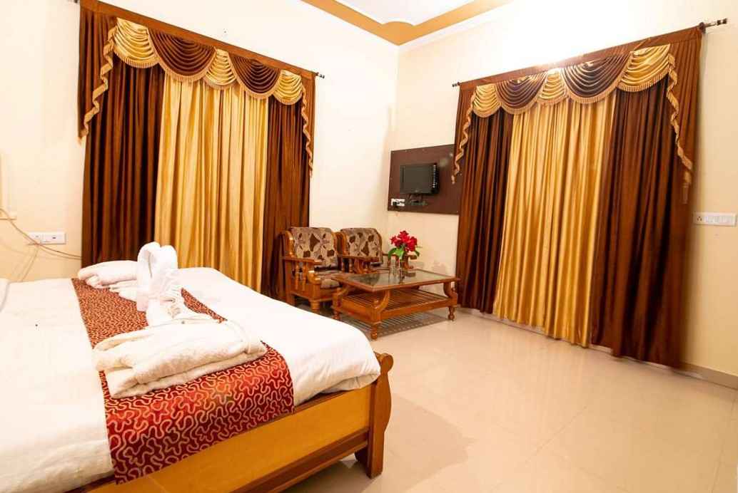 Siddhi Vinayak Hotel Restaurant