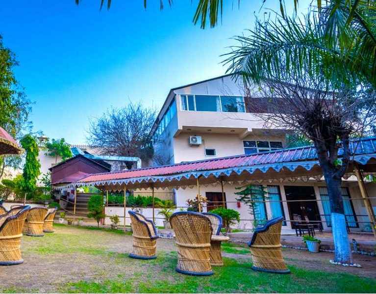 Shani Vilas Hotel Exterior