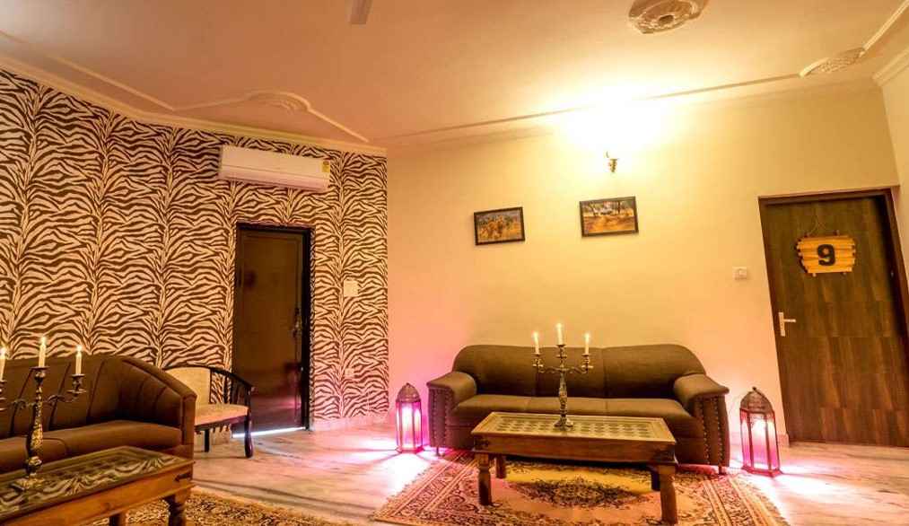 Shani Vilas Hotel Garden